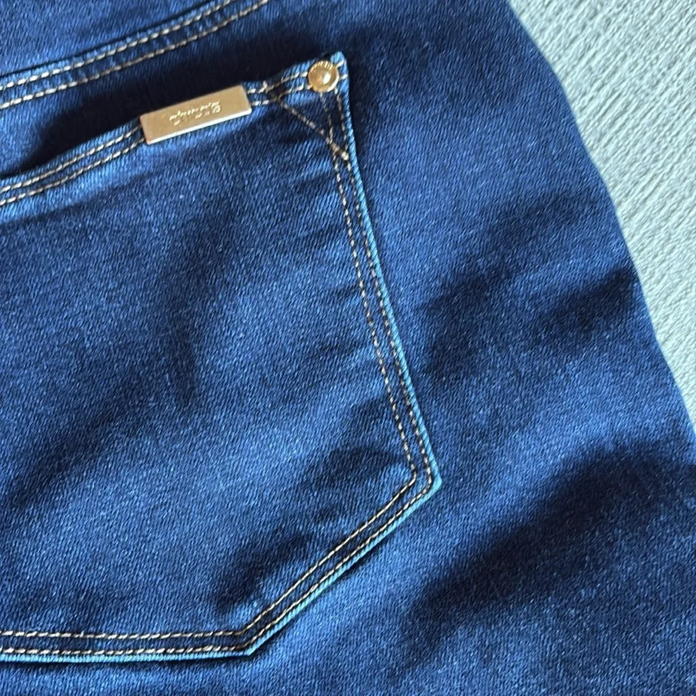 Chicos so slimming girlfriend ankle. Sz med. Dark wash. Excellent condition. - Picture 3 of 5